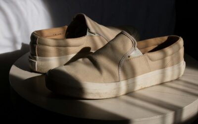 Wie man einen begehbaren Schrank perfekt gestaltet: Ideen und Tipps